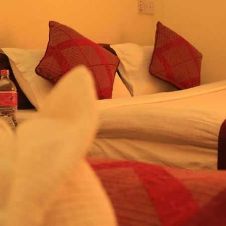 Hotel Royal Image Pokhara Extérieur photo